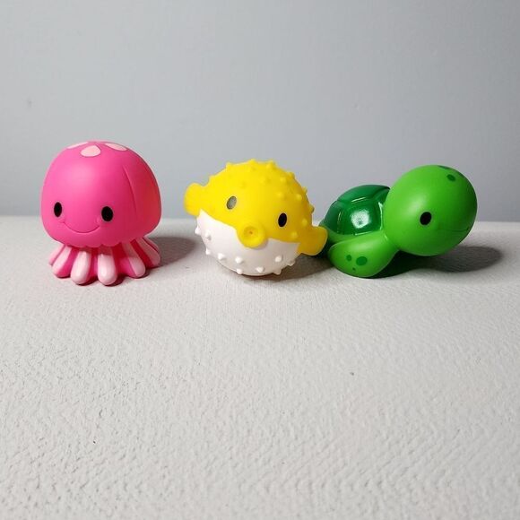 Lot of 3 Munchkin Water Toys Floating Bath Squirters - Picture 1 of 5